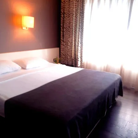 מלון Dedepark 3*